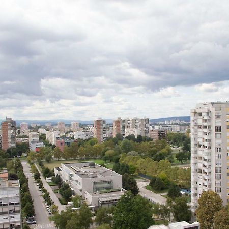 Penthouse “Sky 16” Studio Apartment 萨格勒布 外观 照片