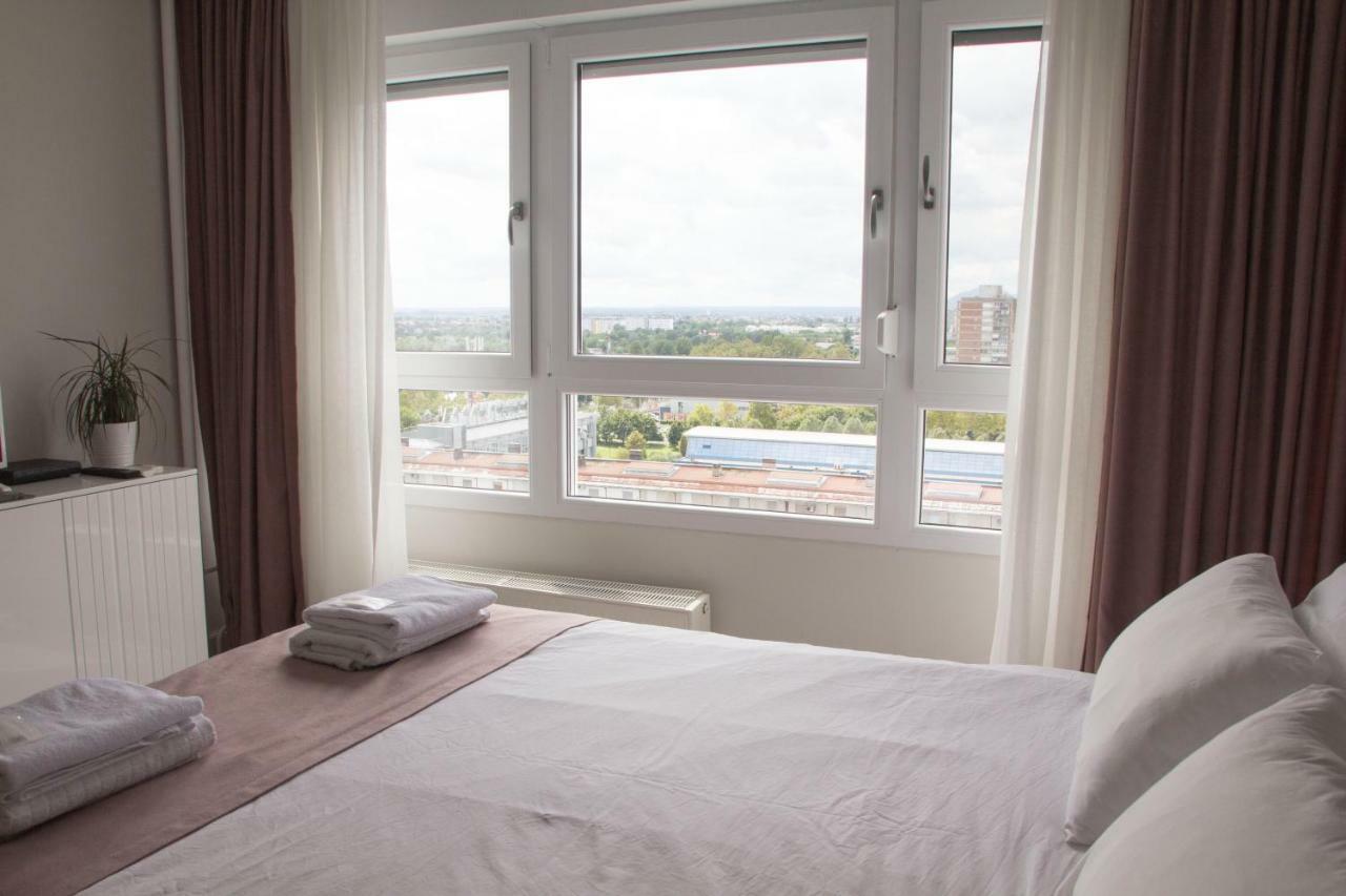 Penthouse “Sky 16” Studio Apartment 萨格勒布 外观 照片