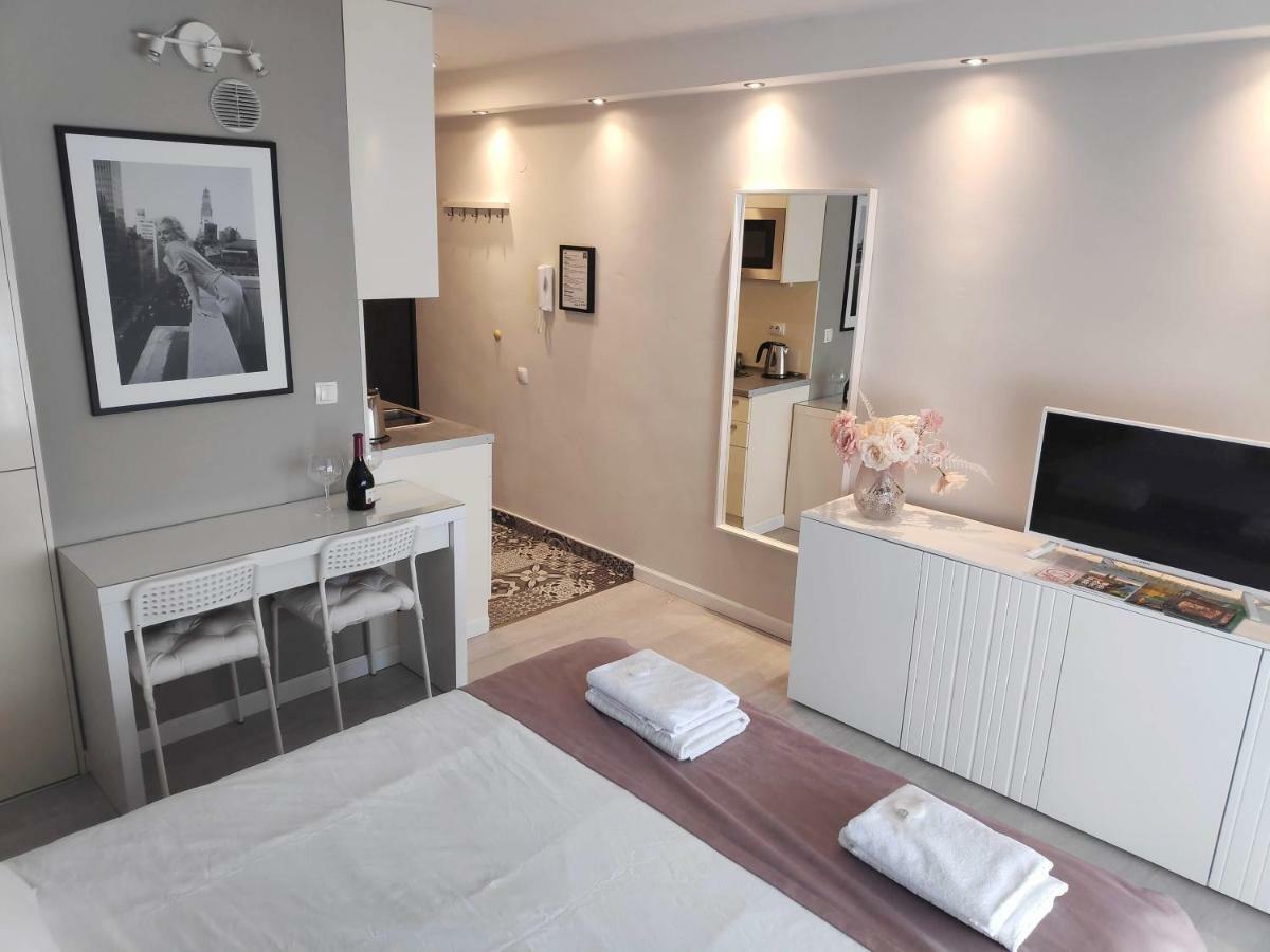 Penthouse “Sky 16” Studio Apartment 萨格勒布 外观 照片